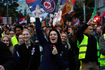 La Lista de Estudiantes gana las elecciones en Serbia y acaba con 12 años del populista Vucic