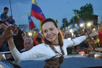 María Corina Machado, recibida en Venezuela entre gritos de «libertad» y reclamos de elecciones