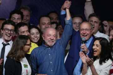 El triunfo de Lula complica el futuro judicial de Bolsonaro y rompe con siete victorias seguidas de la derecha en Latinoamérica