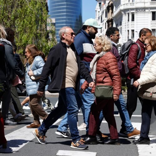 La salud de los españoles empeora: suben las enfermedades crónicas, la depresión y la obesidad pero baja el tabaquismo