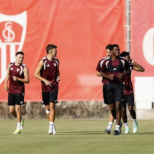 García Plaza da descanso a la plantilla del Sevilla FC antes de volver a preparar el duelo ante el Levante