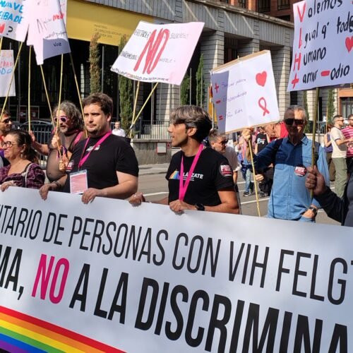 El Orgullo positivo reivindica en Madrid la dignidad de las personas con VIH: “Los prejuicios han perdurado demasiado tiempo”