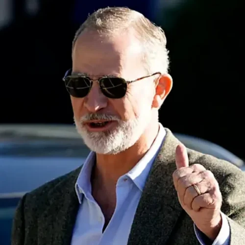 Felipe VI abandona la clínica donde ha sido operado de cataratas en Oviedo